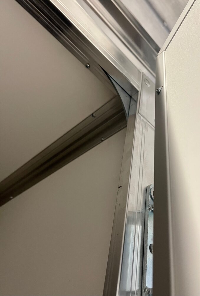 Gesloten enkelas 258x130cm - 750kg ongeremd