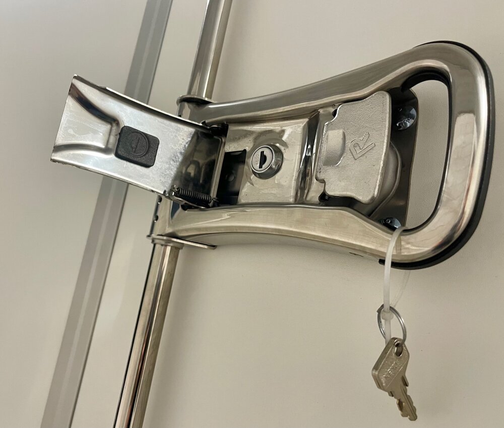 Gesloten 300x130cm -  2000kg - geremd | VDM