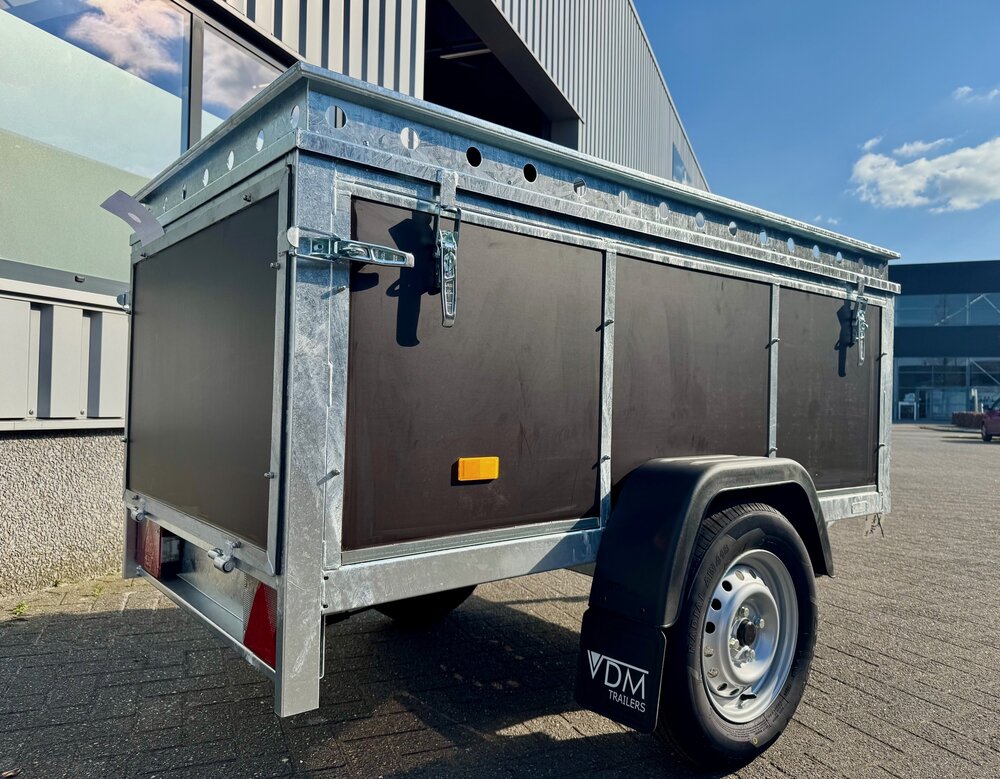 VDM bagagewagen met bruine betonplex