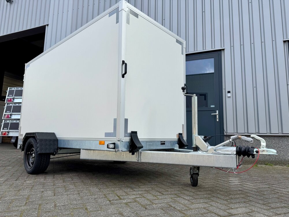 300x150cm - enkelas 1500kg geremd gesloten aanhangwagen 