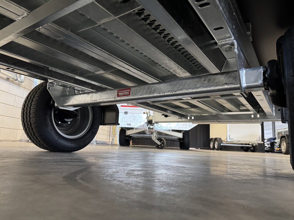 Plateauwagen 256x150cm - 750kg - ongeremd 