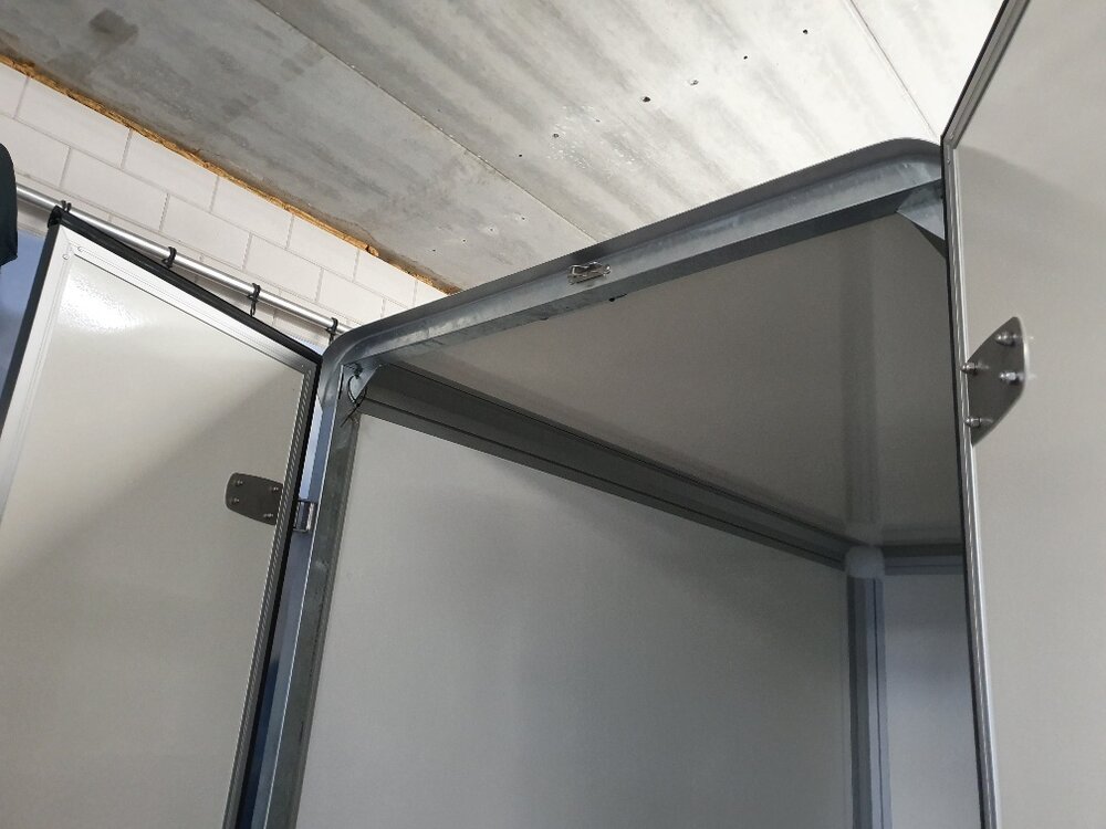 Gesloten 265x138cm - 2000kg - geremd | Henra