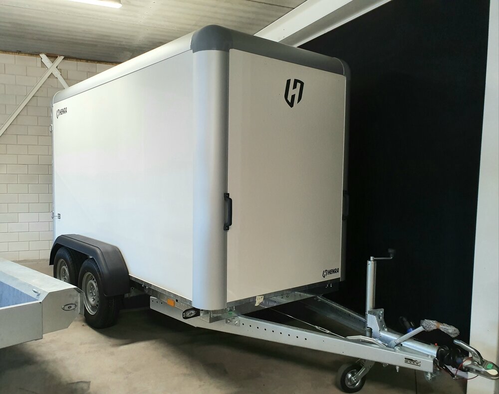 Gesloten 265x138cm - 2000kg - geremd | Henra