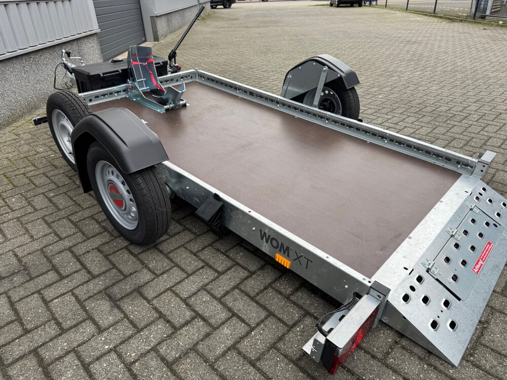 Incl. optie, steun, reservewiel en kist