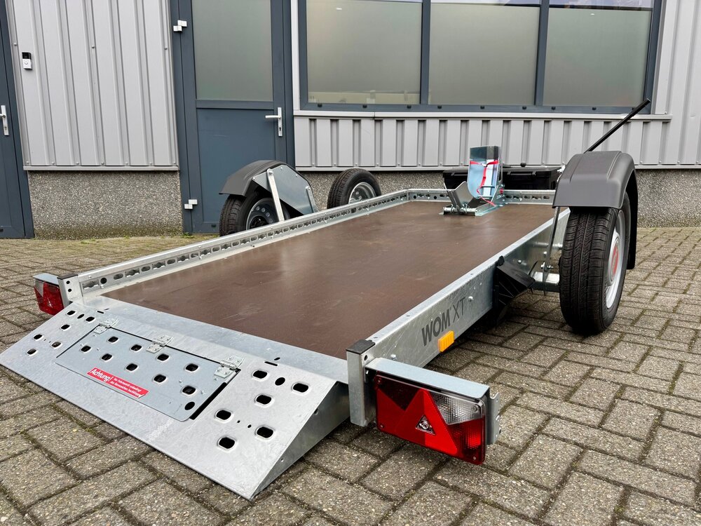 Incl. optie, steun, reservewiel en kist