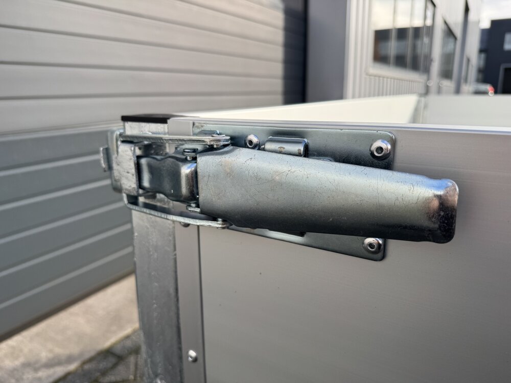Kipper 256x150cm - 2000kg - dubbelas - geremd - elektrisch