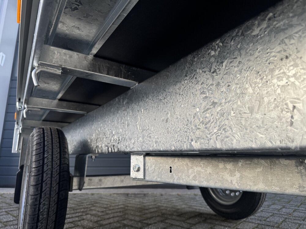 Plateauwagen 260x150cm - 750kg - ongeremd - enkelas