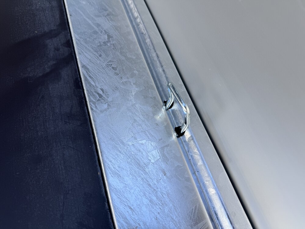 Plateauwagen 260x150cm - 750kg - ongeremd - enkelas