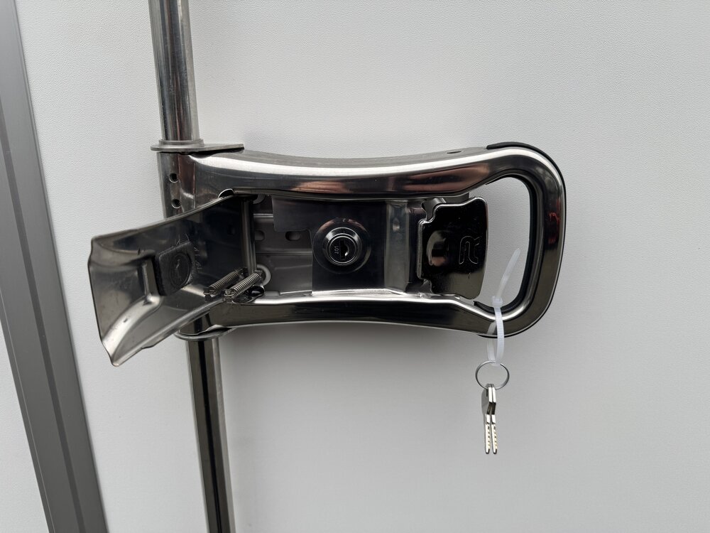 Gesloten dubbelas 258x150cm - 750kg - ongeremd | VDM