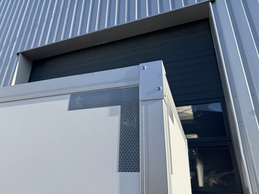 Gesloten enkelas 258x130cm - 750kg - ongeremd | VDM