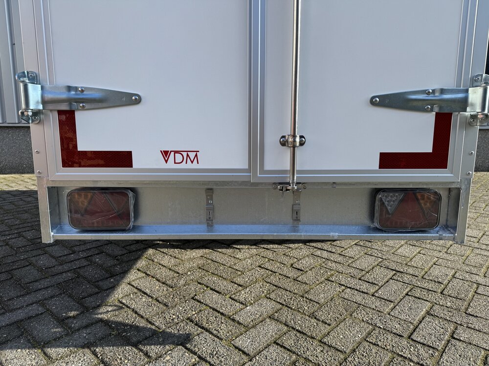 Gesloten enkelas 258x130cm - 750kg - ongeremd | VDM