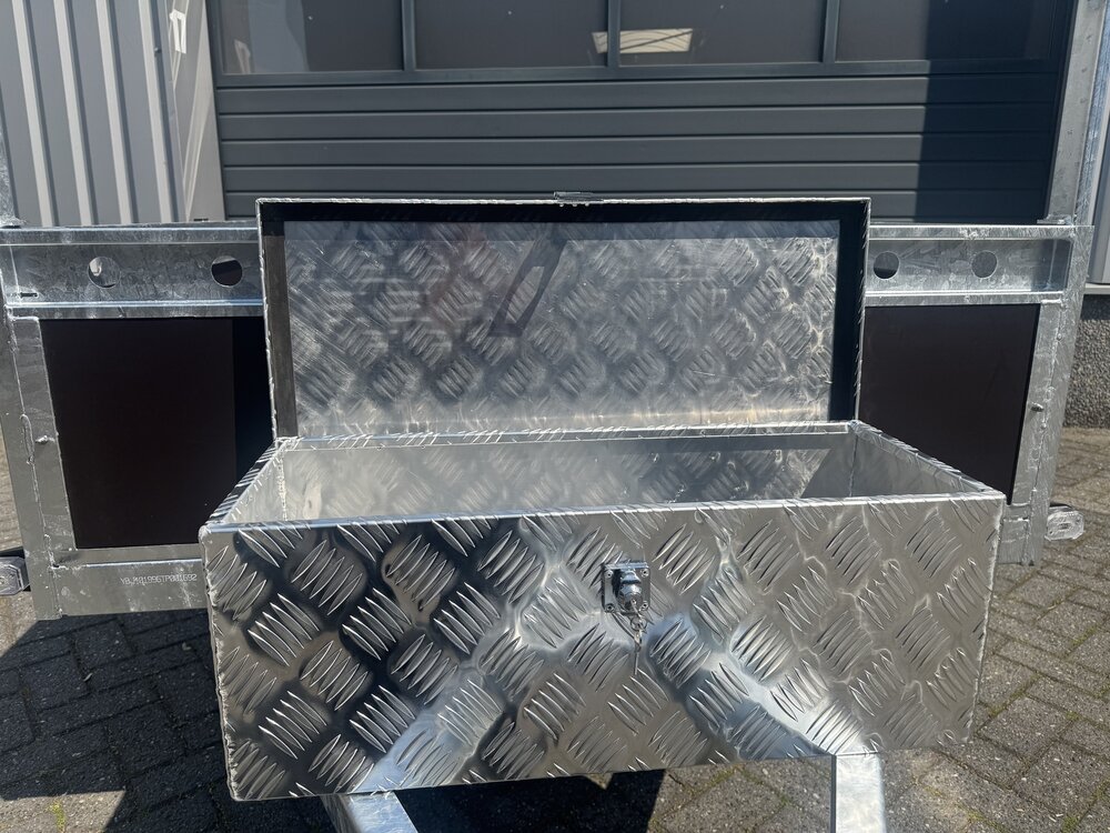 Materiaalkist aluminium gemonteerd 
