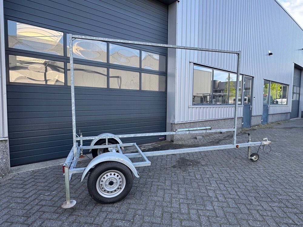 Reclamewagen enkelas 300x150cm - 750kg - ongeremd