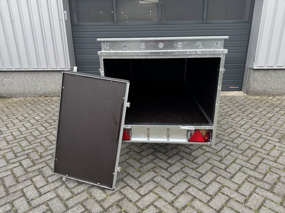 VDM bagagewagen met bruine betonplex