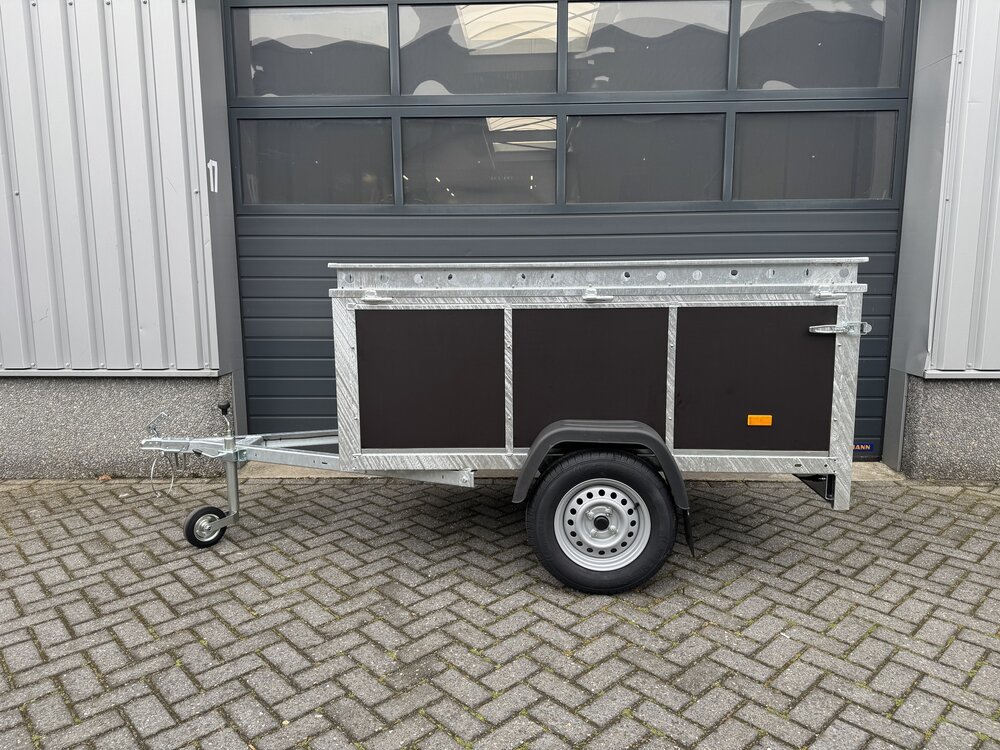 VDM bagagewagen met bruine betonplex