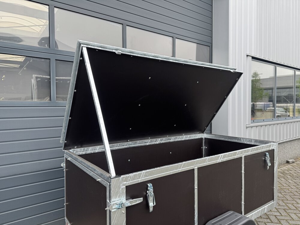 VDM bagagewagen met bruine betonplex