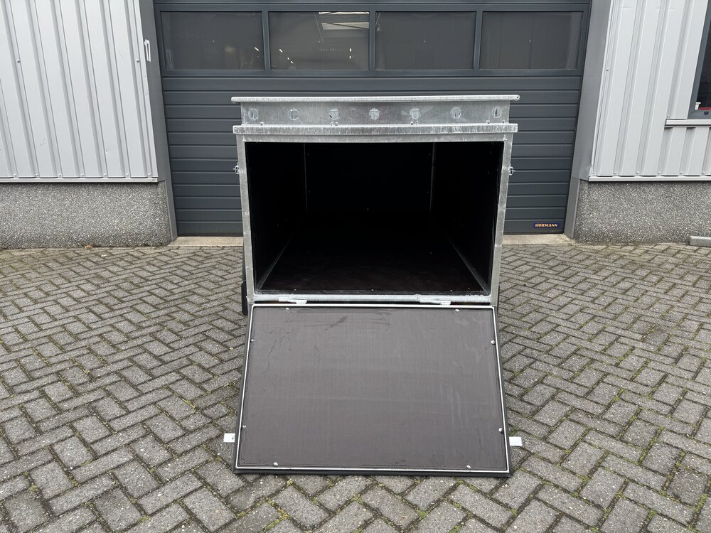 VDM bagagewagen met bruine betonplex