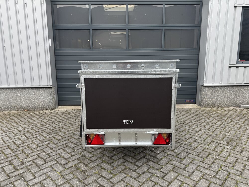 VDM bagagewagen met bruine betonplex