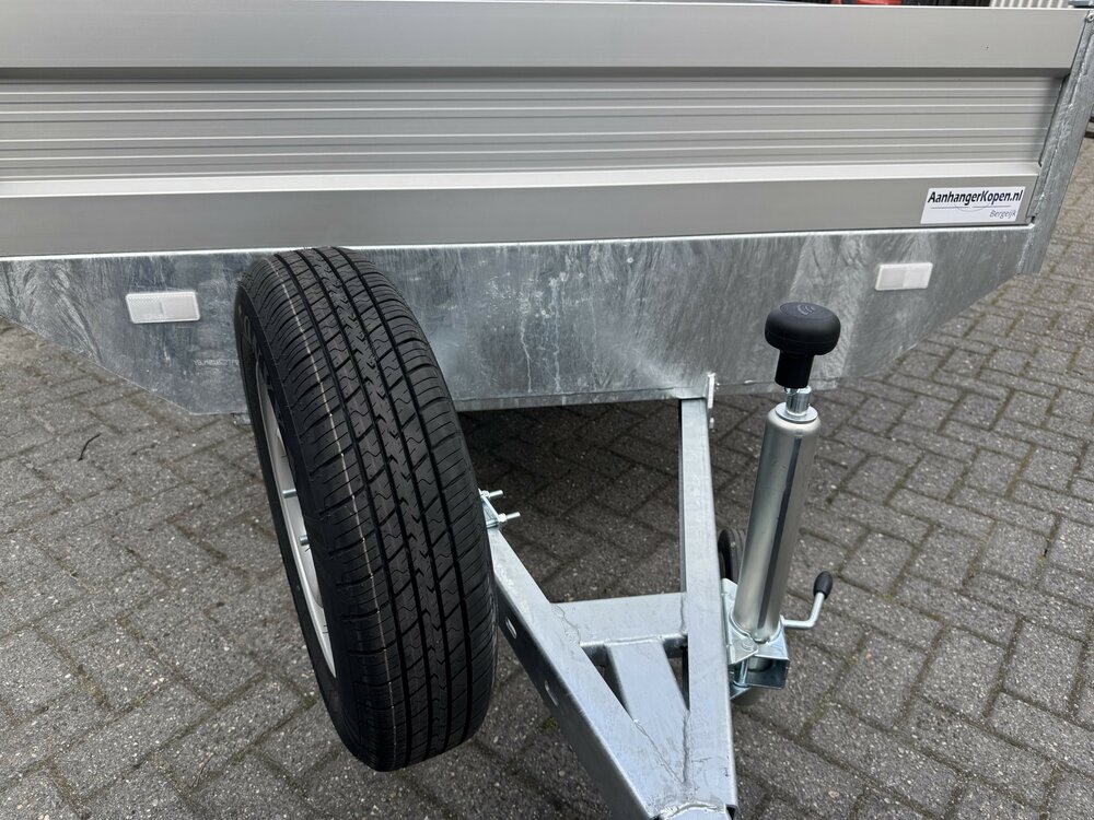 Reservewiel gemonteerd