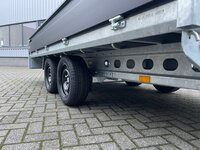 Plateauwagen 633x202cm - 2700kg - geremd 