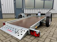 Incl. optie, steun, reservewiel en kist