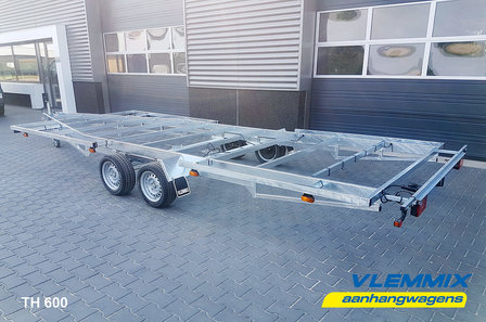 Tiny House plateau dubbelas trailer met platform afmeting 602x244cm en 3500kg as.