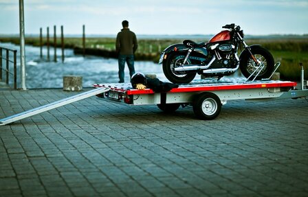SyStema plateau 301x183cm geremde en ongeremde motoraanhangwagen