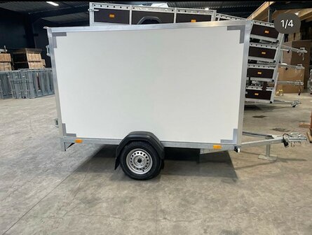 258x130cm - enkelas gesloten aanhangwagen met GRATIS OPTIE-PAKKET en LED 