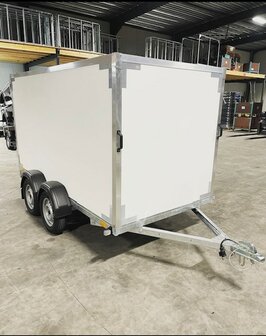 258x130cm dubbelas gesloten aanhangwagen met GRATIS OPTIE-PAKKET en LED 