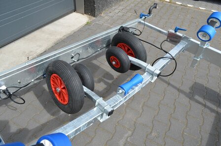 Boottrailer 700x220cm 2700kg, nu met gratis boeg geleider