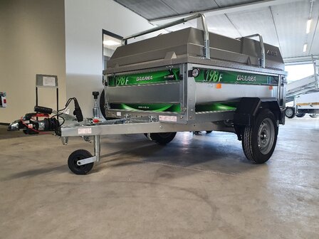 DaXara geremde bagagewagen type 198F met inhoud 1500 Liter en veilig met schokbrekers. 