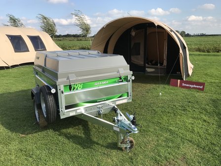 Remorque &agrave; bagages DaXara type 198 d&#039;une capacit&eacute; de 1500 litres et s&eacute;curis&eacute;e par des amortisseurs. 