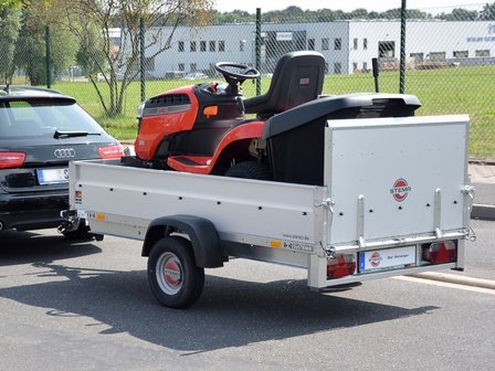 Deze kantelbare bakwagen is multifunctioneel, afmeting 210x128cm met as van 750kg 