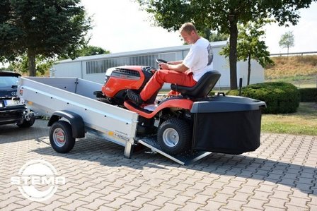 Deze kantelbare bakwagen is multifunctioneel, afmeting 210x128cm met as van 750kg 