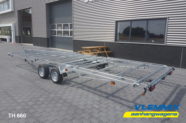 Tiny House plateau dubbelas trailer met platform afmeting 662x244cm en 3500kg as.