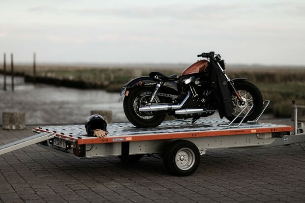 SyStema plateau 301x183cm geremde en ongeremde motoraanhangwagen