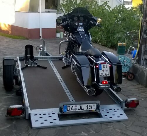 WOM XT afzinkbare motortrailer geremd met 1300kg as.