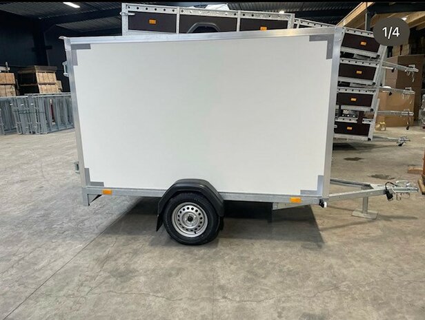 300x150cm - enkelas gesloten aanhangwagen met GRATIS OPTIE-PAKKET en LED 