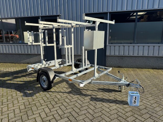 Steiger aanhangwagen enkelas 257x150cm  150cm hoog - 750kg - ongeremd