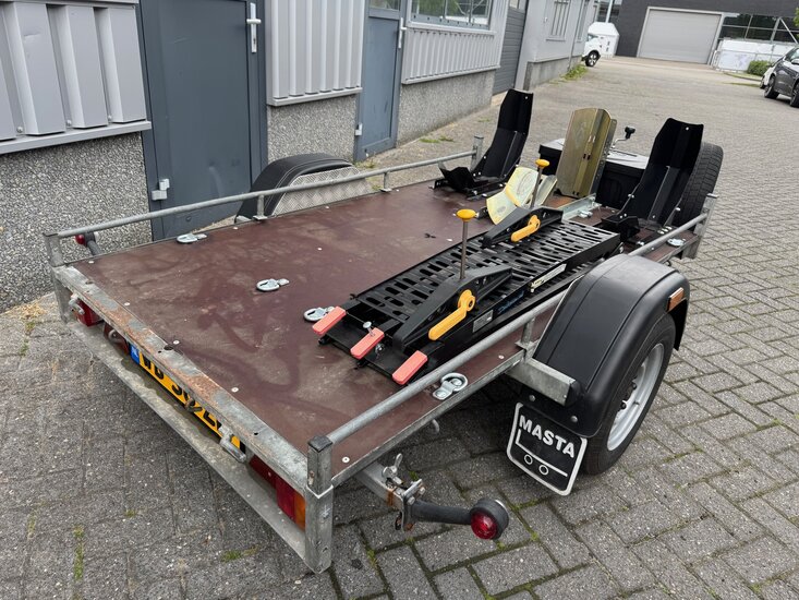 Hapert geremde (veilig) motoraanhangwagen - Helemaal compleet !