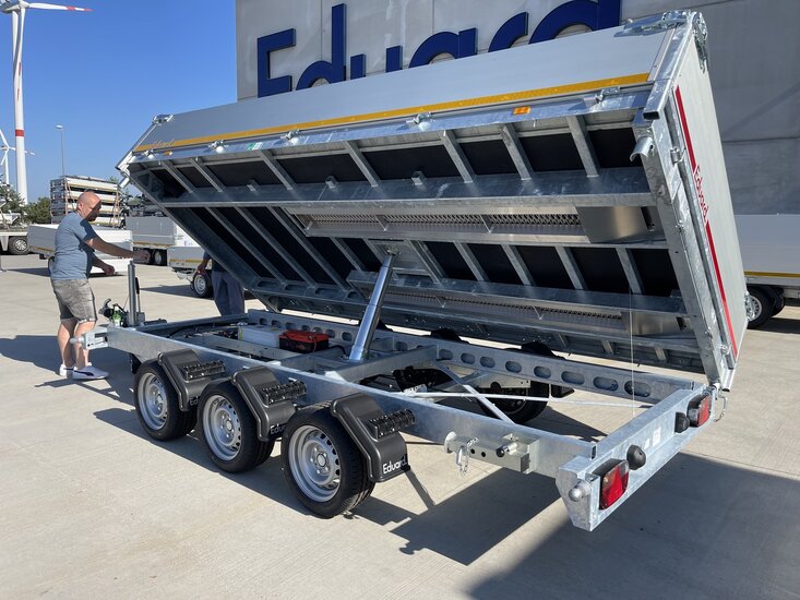 Kipper geremd 406x200cm - 3500kg - met alu borden 30cm - drieasser 