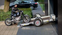 251x153cm afzinkbare WOM XT motoraanhangwagen met 750kg as.