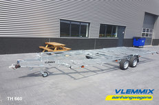 Tiny House plateau dubbelas trailer met platform afmeting 662x244cm en 3500kg as. Tiny House plateau dubbelas trailer met platform afmeting 662x244cm en 3500kg as.