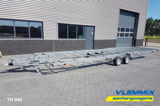 Tiny House plateau dubbelas trailer met platform afmeting 840x244cm en 3500kg as. Tiny House plateau dubbelas trailer met platform afmeting 840x244cm en 3500kg as.