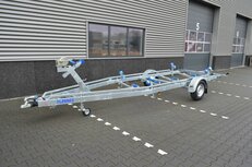 Boottrailer 631x210cm 1800kg, nu met Gratis Optie pakket Boottrailer 631x210cm 1800kg, nu met Gratis Optie pakket