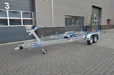 Boottrailer 700x220cm 3000kg, nu met Gratis Optie pakket Boottrailer 700x220cm 3000kg, nu met Gratis Optie pakket