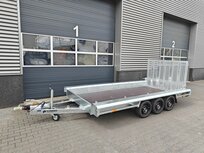 Machinetransporter 400x180cm - 3500kg - Drieasser - 3x 1350kg as Machinetransporter 400x180cm - 3500kg - Drieasser - 3x 1350kg as